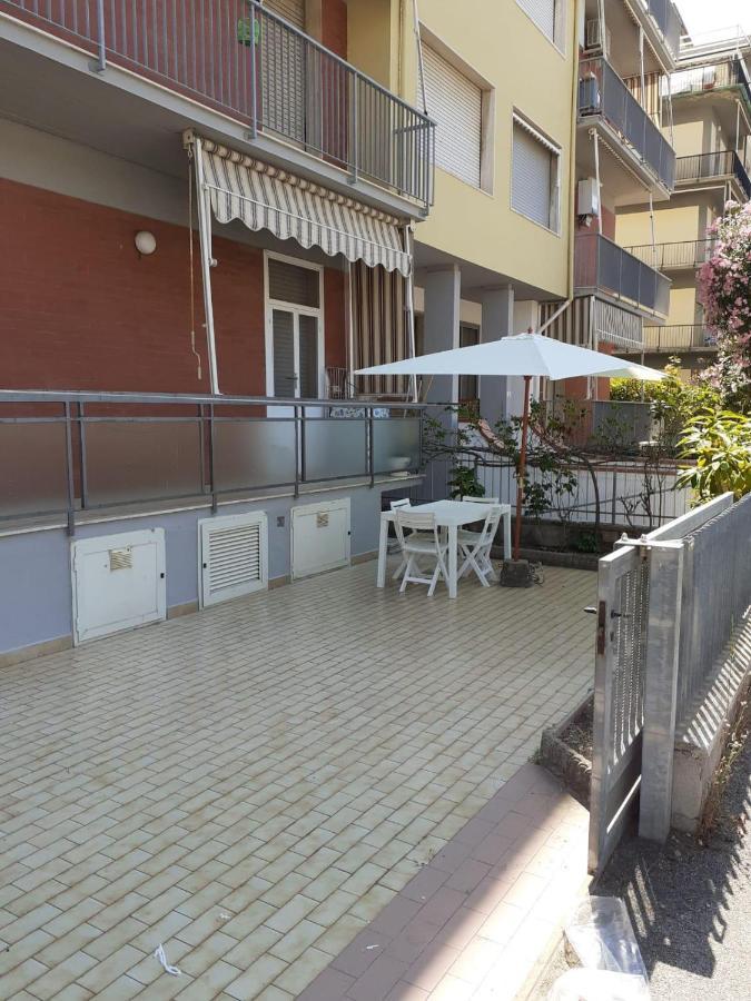 Casa Blu Lägenhet Follonica Exteriör bild